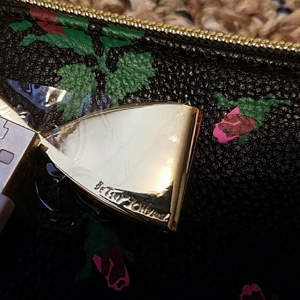 Betsey johnson im in charge crossbody/wristlet - Picture 7 of 7